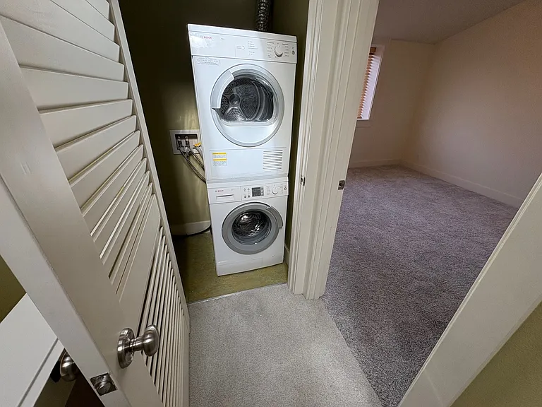 2110 Nob Hill Ave N #B — Photo 11