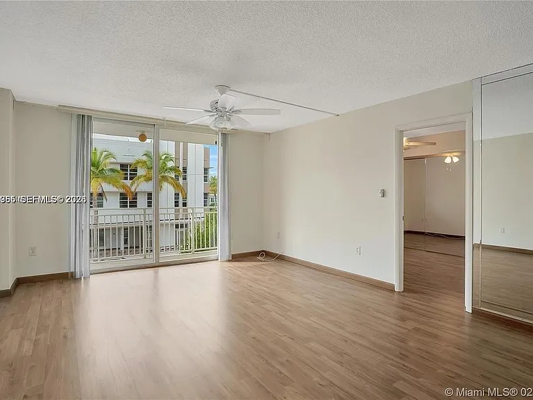 345 Ocean Dr #302 — Photo 4