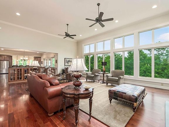 5th image of 480 Glyn Tawel Dr
