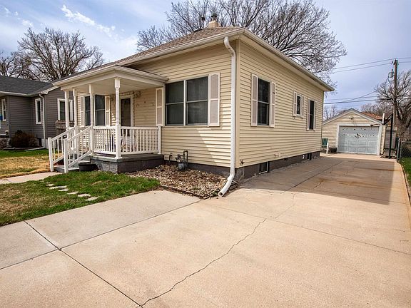 5th image of 831 N Briggs Ave