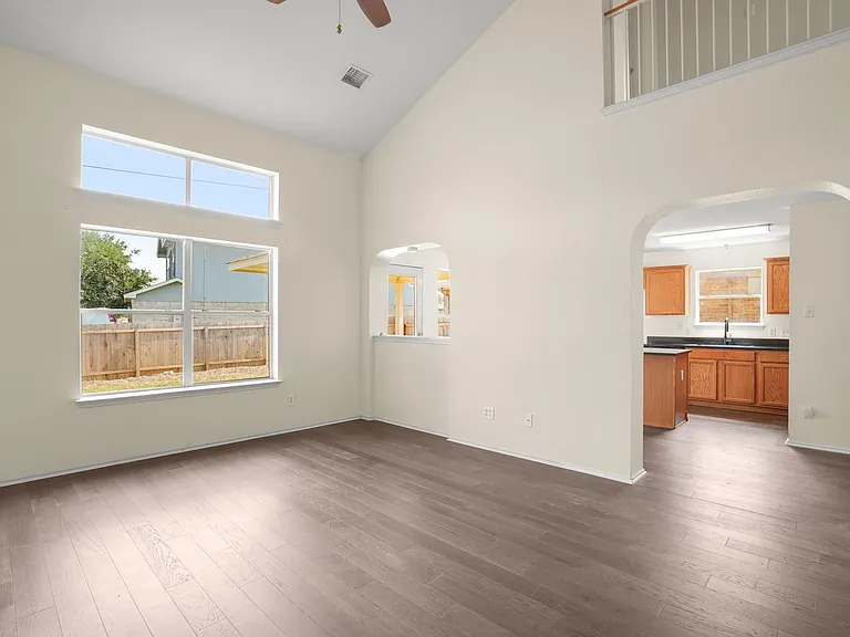 12945 White House St — Photo 5