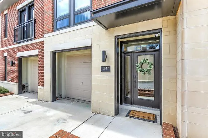 1244 Richardson St — Photo 36
