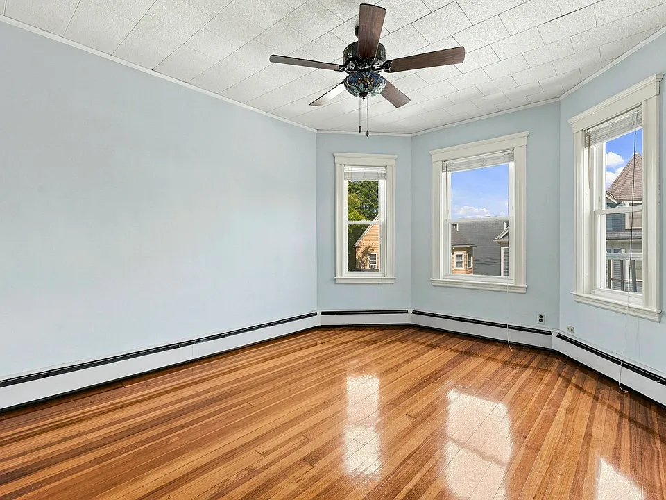 90 Sawyer Ave #3