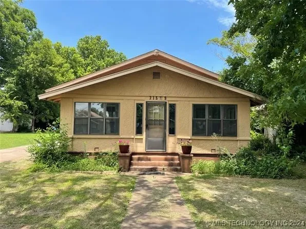 215 W 9th Ave, Bristow, OK 74010