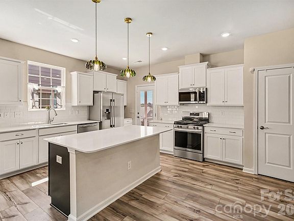 2nd image of 1737 Otter Perch Ln