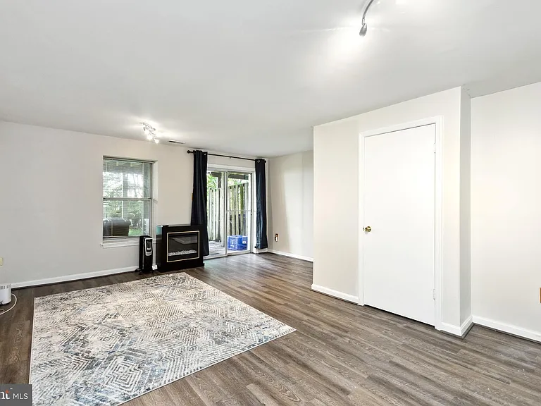 9525 Clocktower Ln — Photo 16
