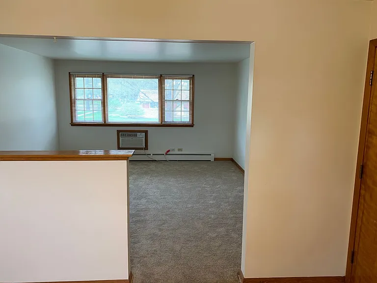 2414 Douglas St — Photo 3