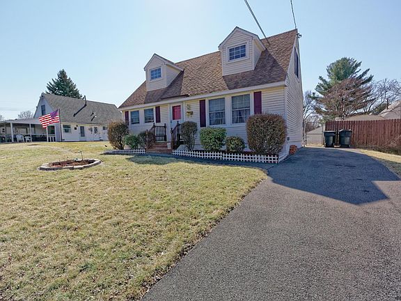 4th image of 30 McClelland Ave