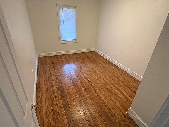 3rd image of 2371 Monroe St