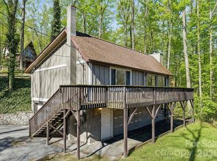 662 Locust Dr, Maggie Valley, NC 28751