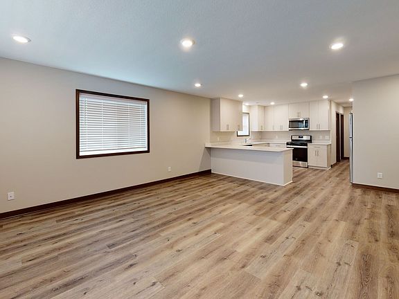 4th image of 1048 23rd Ave SE #2