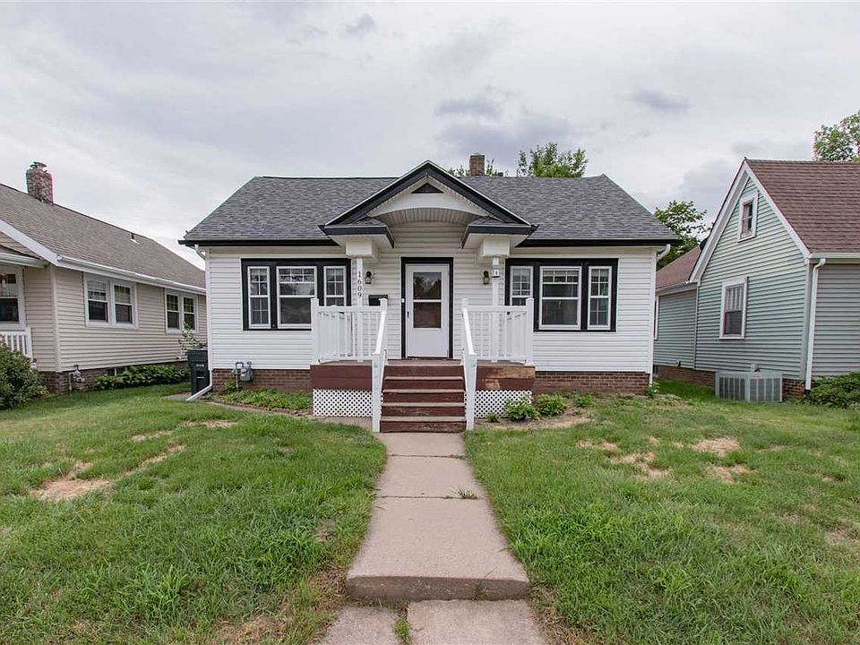 1609 J Ave NE, Cedar Rapids, IA 52402 | MLS #202403805 | Zillow