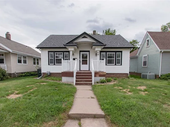 1609 J Ave NE, Cedar Rapids, IA 52402