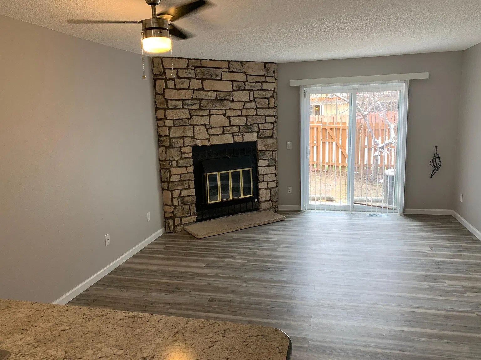 2 bed, 868 sqft, $1,700 — Photo 4