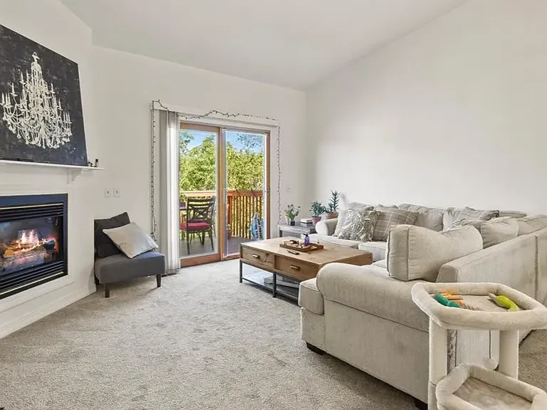 2824 N Cascade Ave — Photo 2