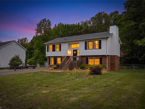 2nd image of 306 Cypress Dr