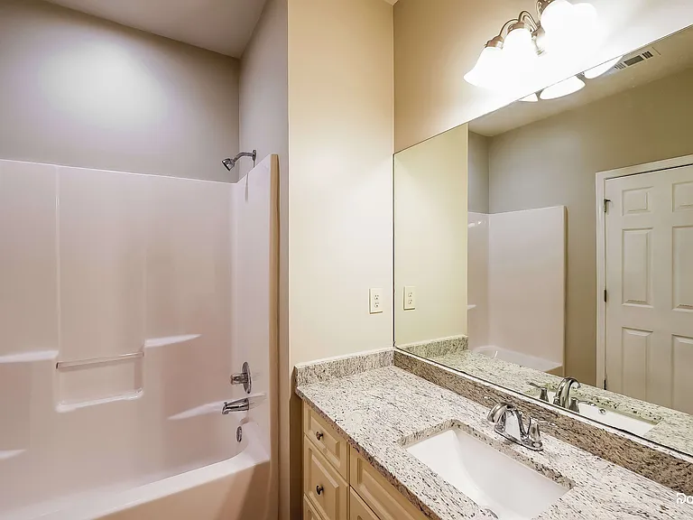 3549 Grand Central Ave — Photo 9