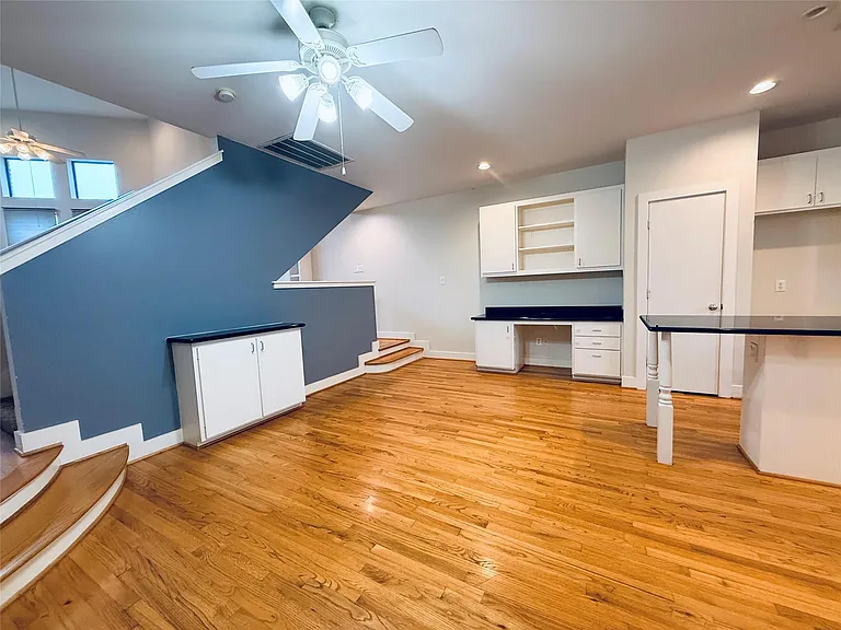 9813 Cynthia Ann Ct — Photo 17