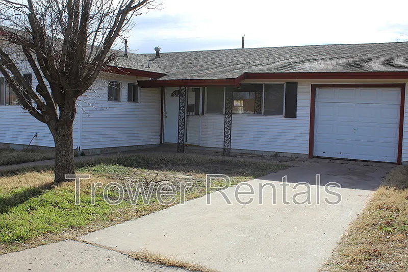 4413 Redbud Ave
