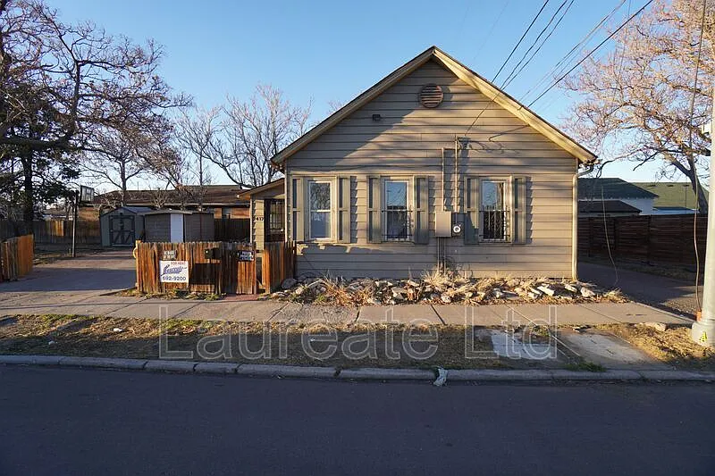 2 bed, 1.0 bath, 800 sqft, $1,695 — Photo 1