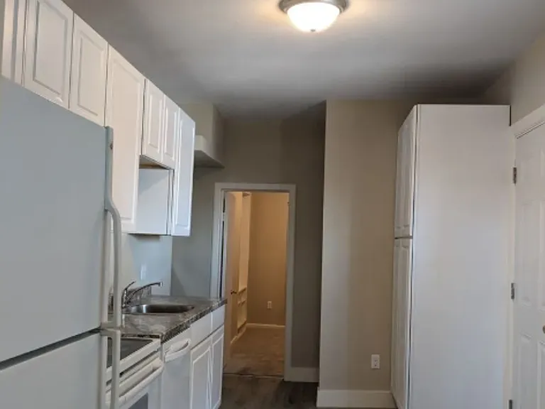 1002 Delaware Ave — Photo 3