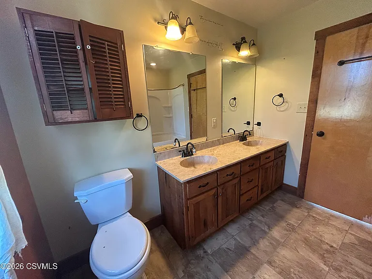 687 Hanselman Rd — Photo 24