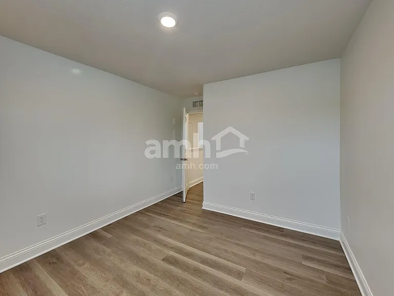 1343 Park Pl S — Photo 24