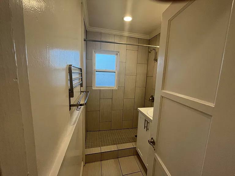 4169 1/2 Kansas St — Photo 3