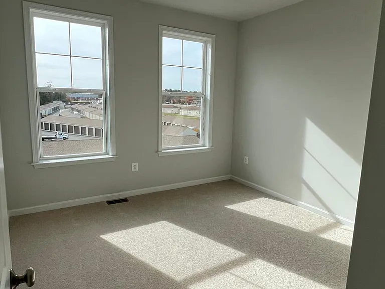 809 Birchwood Hill Pl #B — Photo 12