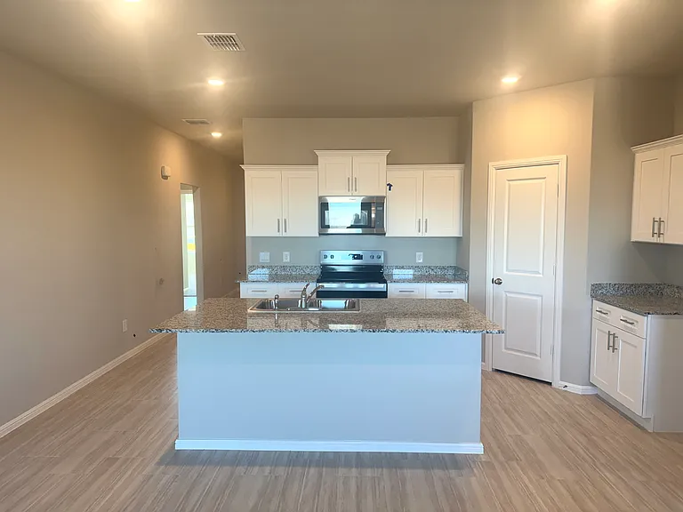 1353 Dillard Creek Dr — Photo 27