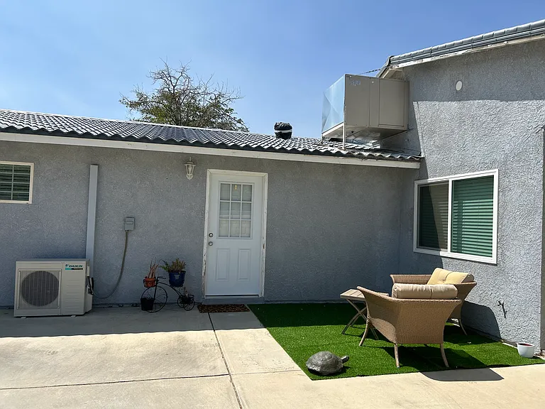 3344 W Avenue L — Photo 2