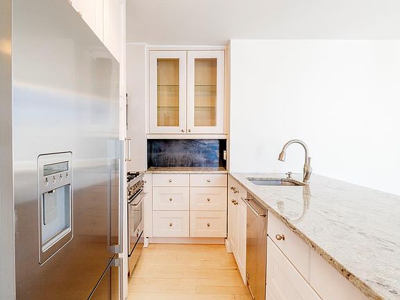 5th image of 270 W 17th St APT 12G