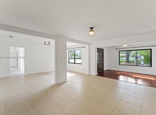 10670 SW 87th Ave, Miami, FL 33176