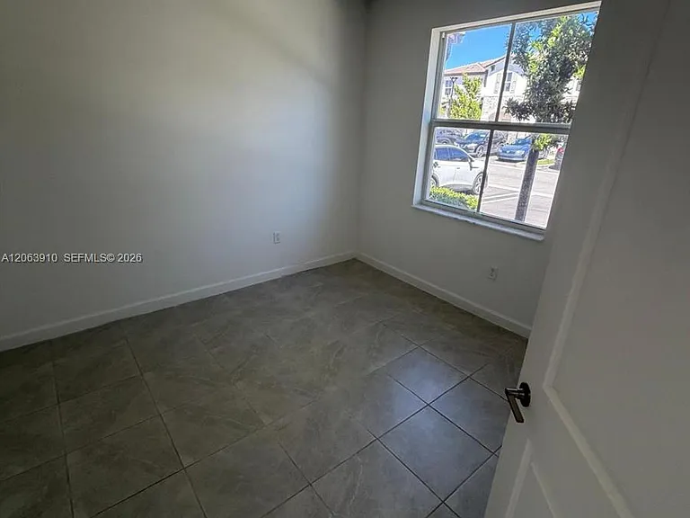 12527 NW 24th Ave #12527 — Photo 2