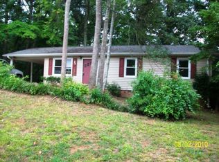 104 Lynwood Dr, Central, SC 29630