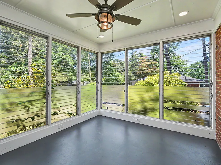 2200 Eastway Dr — Photo 27