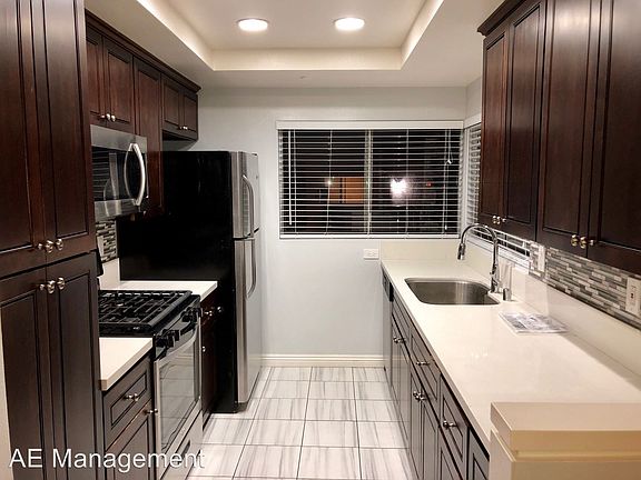 2nd image of 47 Rockwood #11