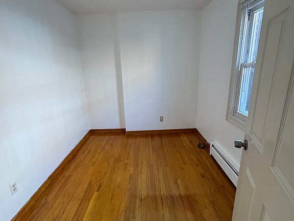 4th image of 1719 Clintonville St #1