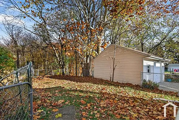 16701 Raymond St — Photo 41