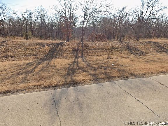 4th image of E Main St