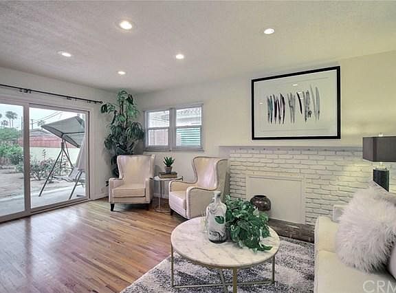 2nd image of 555 S La Serena Dr