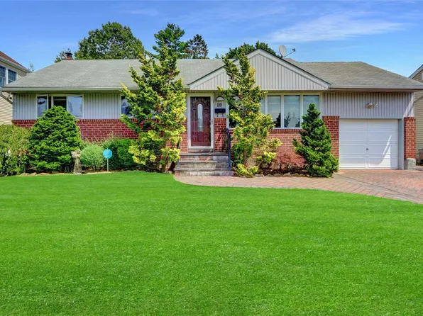 19 Williams Avenue, Syosset, NY 11791