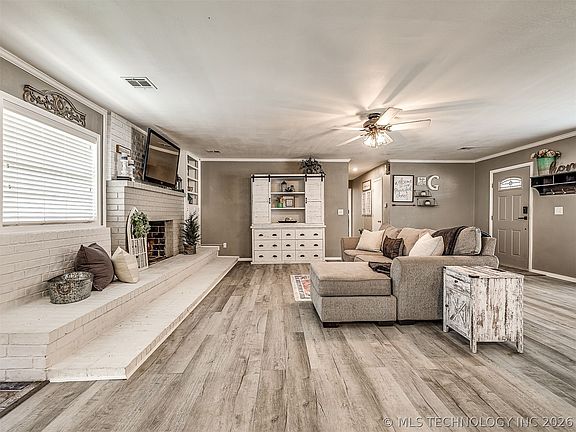 4th image of 238 Meadowlark Pl