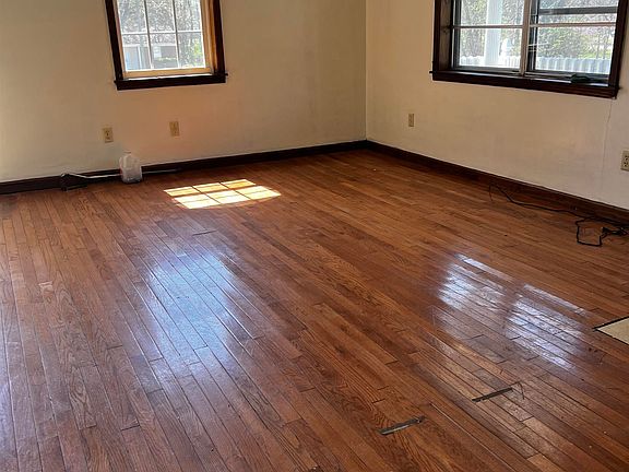 5th image of 904 Norris St