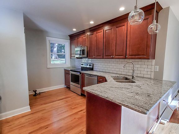 Kitchen with bar area