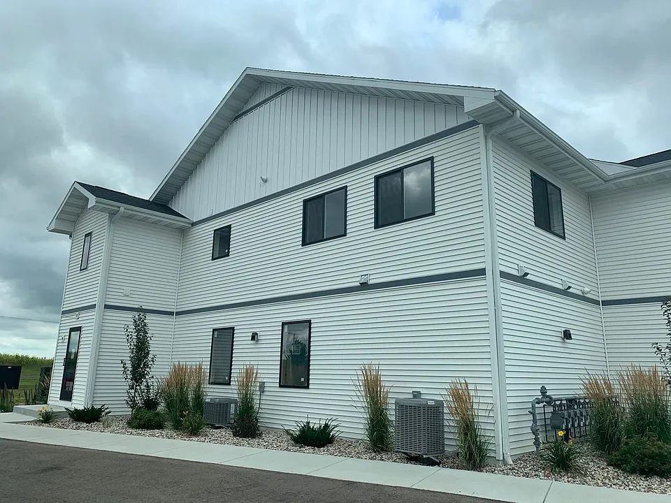 781-785 Brown School Rd