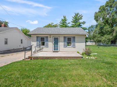 2330 E 40th St, Des Moines, IA, 50317