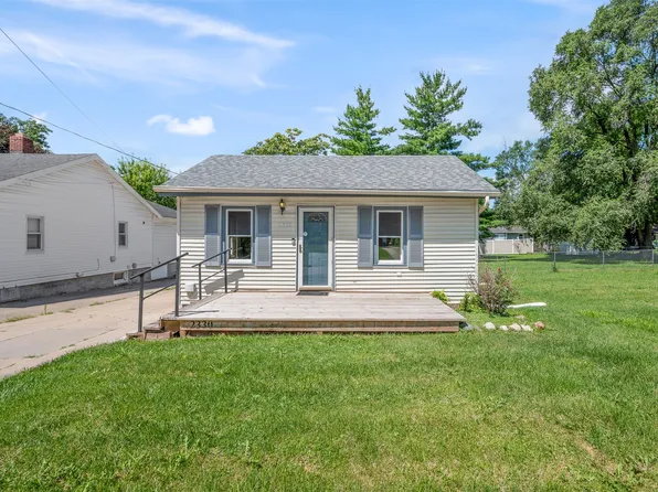 2330 E 40th St, Des Moines, IA 50317