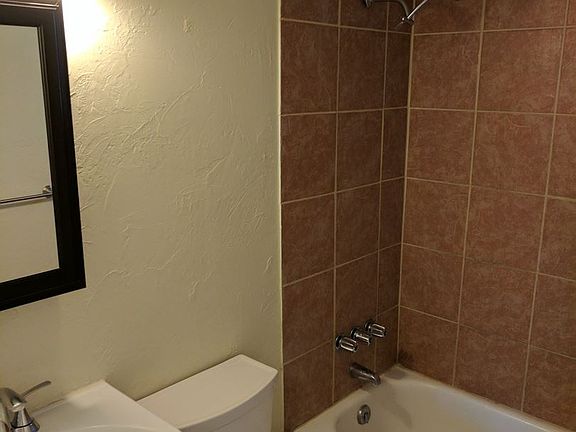 4th image of 820 S Sherman St APT 02