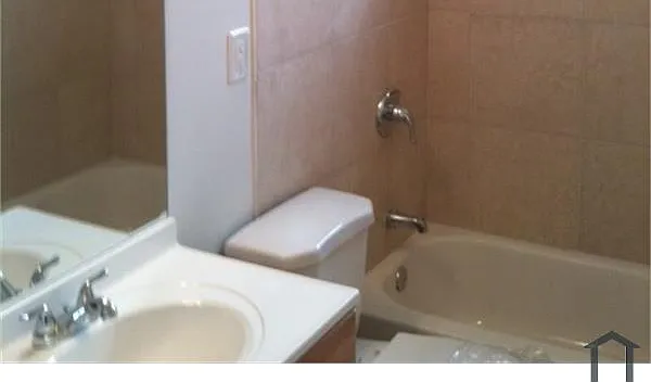6 bed, 1900 sqft, $4,880 — Photo 3